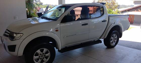 MITSUBISHI L200 TRITON 2.4 HLS 4X2 CD 16V FLEX 4P MANUAL MITSUBISHI L200 TRITON 2.4 HLS 4X2 CD 16V FLEX 4P MANUAL